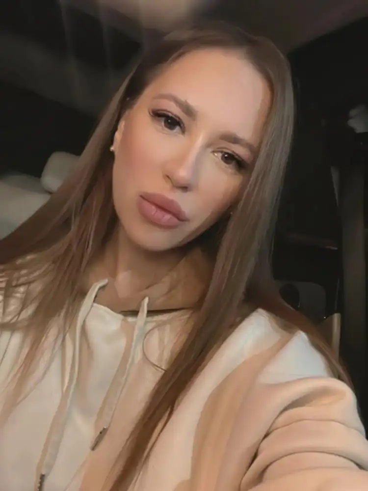 Call Girls Booking in India 4 Russian Escorts in Chanakyapuri